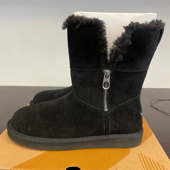 Koolaburra by UGG - Aribel Short - Picture 4 of 6